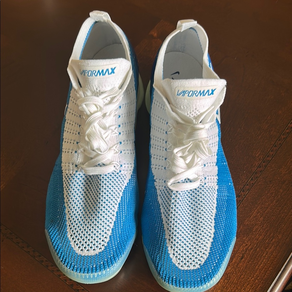 Nike Athletic Shoes White and Blue Lightweight Mesh